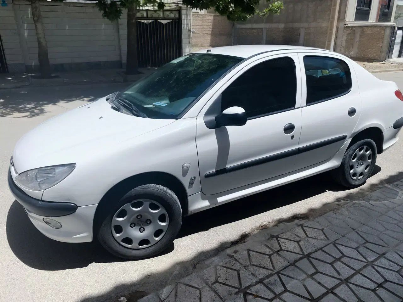 پژو ۲۰۶ صندوق دار v8 - 1395