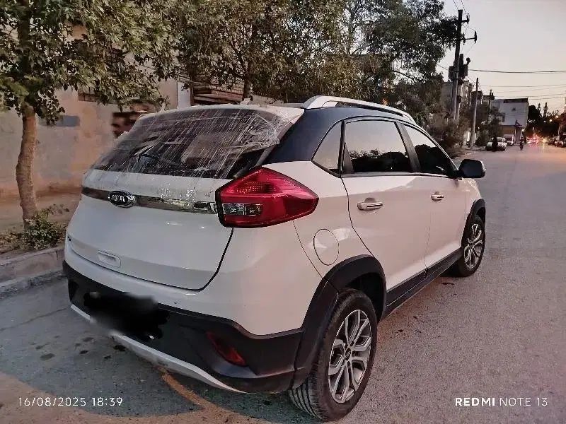 ام وی ام X22 دنده‌ای لاکچری - 1397