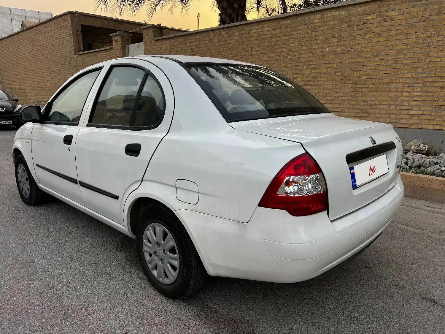 تیبا صندوق دار SX - 1399
