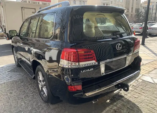 لکسوس LX 570 فول - 2013