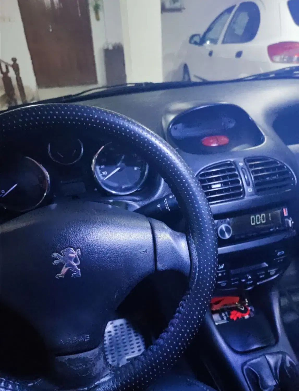 پژو ۲۰۶ صندوق دار v8 - 1391