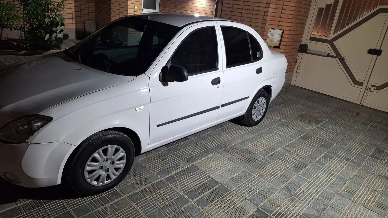 تیبا صندوق دار SX - 1400