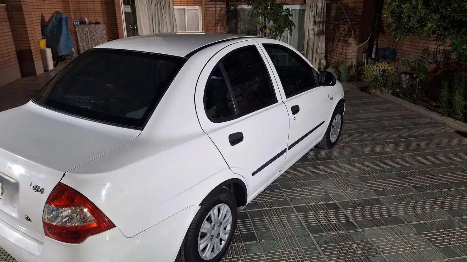 تیبا صندوق دار SX - 1400