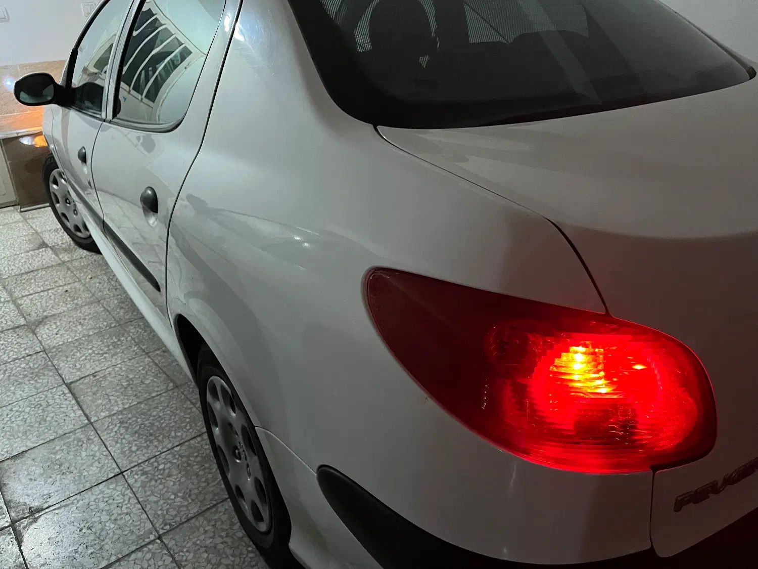 پژو ۲۰۶ صندوق دار v8 - 1394
