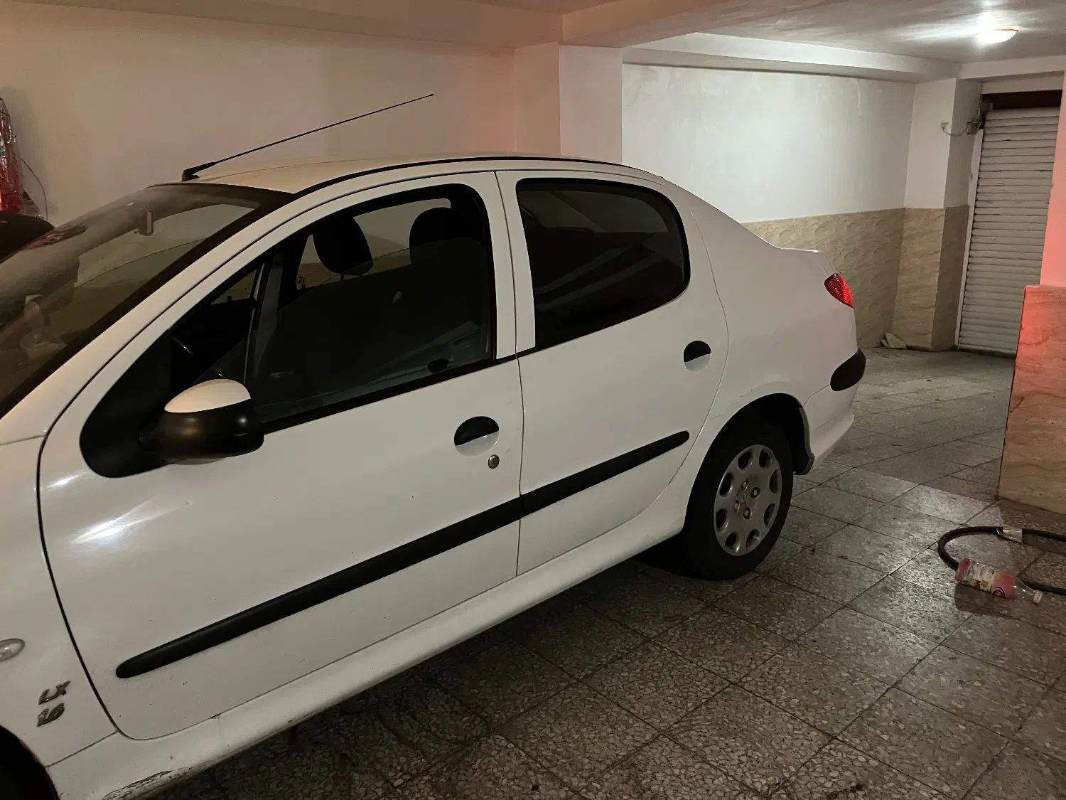 پژو ۲۰۶ صندوق دار v8 - 1394