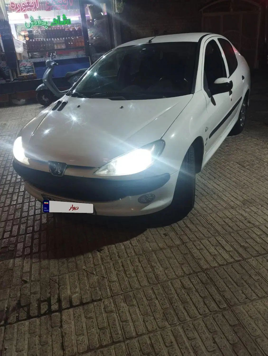 پژو ۲۰۶ صندوق دار v8 - 1395