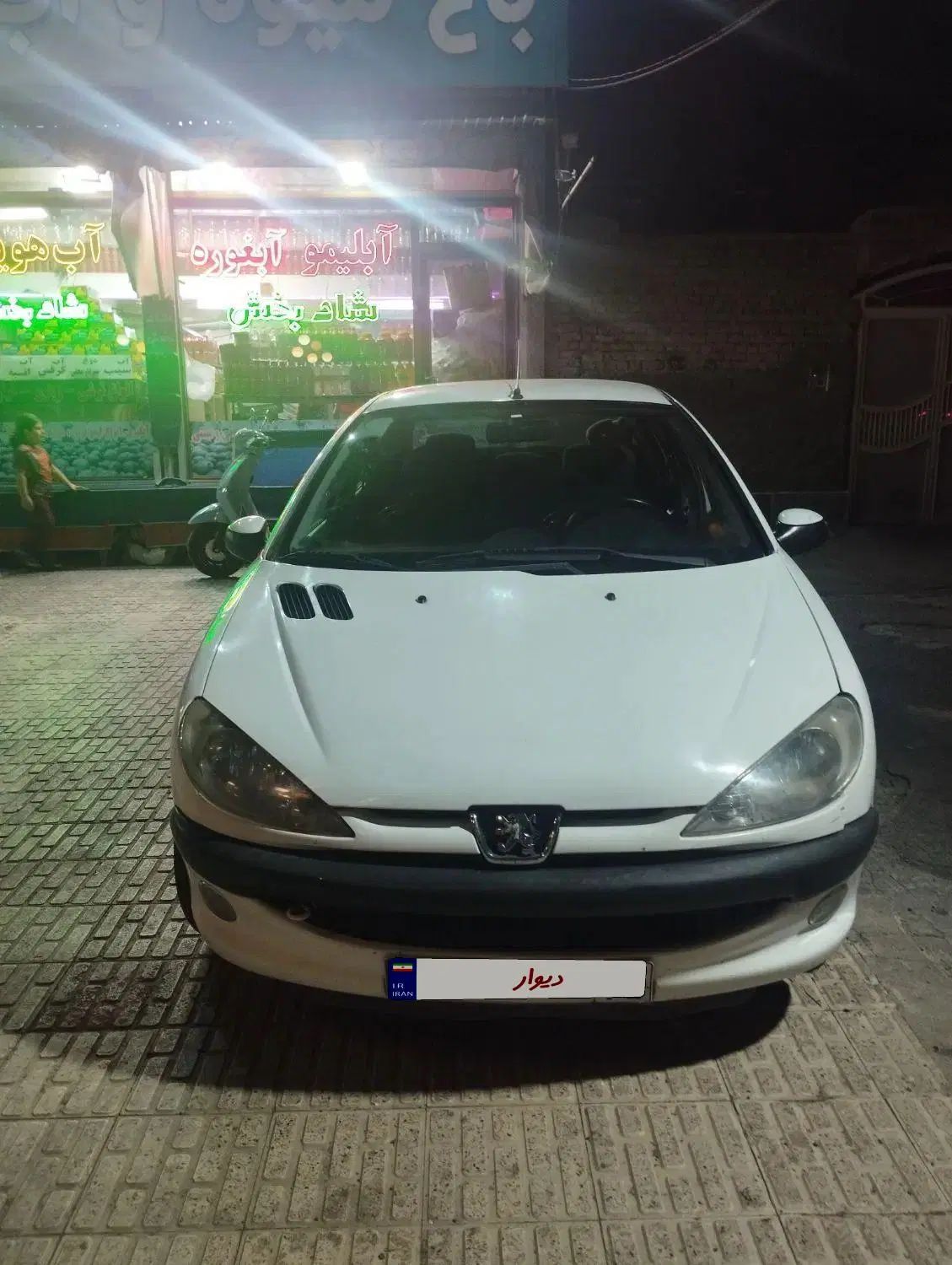 پژو ۲۰۶ صندوق دار v8 - 1395