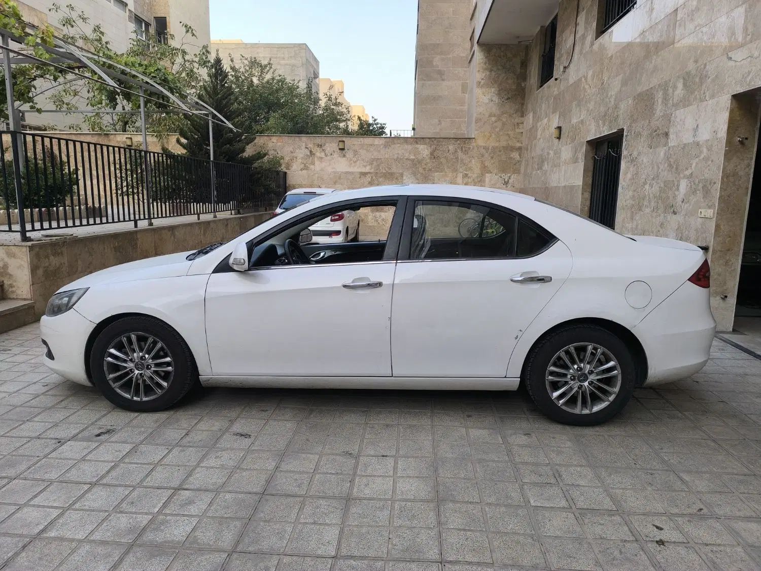 جک J5 اتوماتیک - 1393