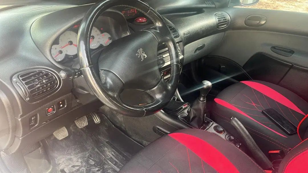 پژو ۲۰۶ صندوق دار v8 - 1399