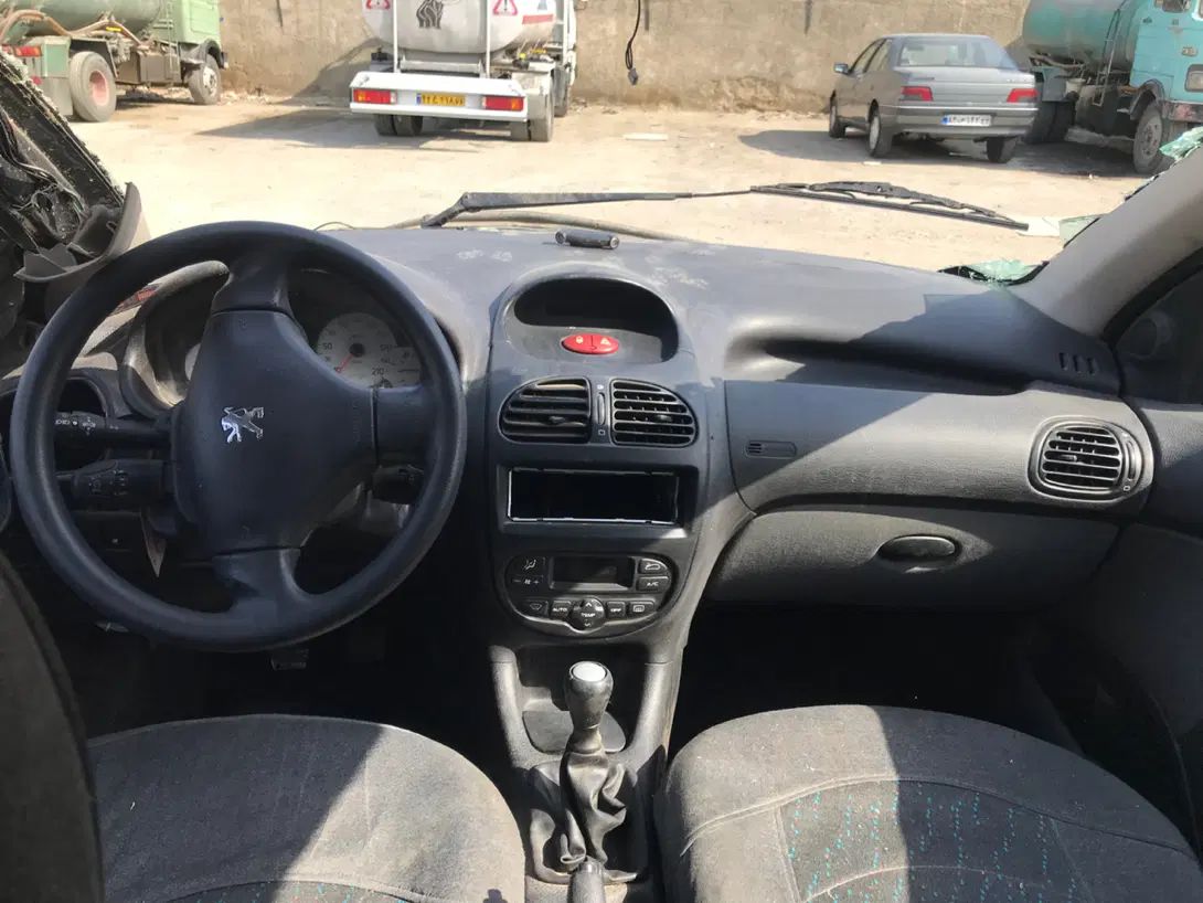 پژو ۲۰۶ صندوق دار v8 - 1391