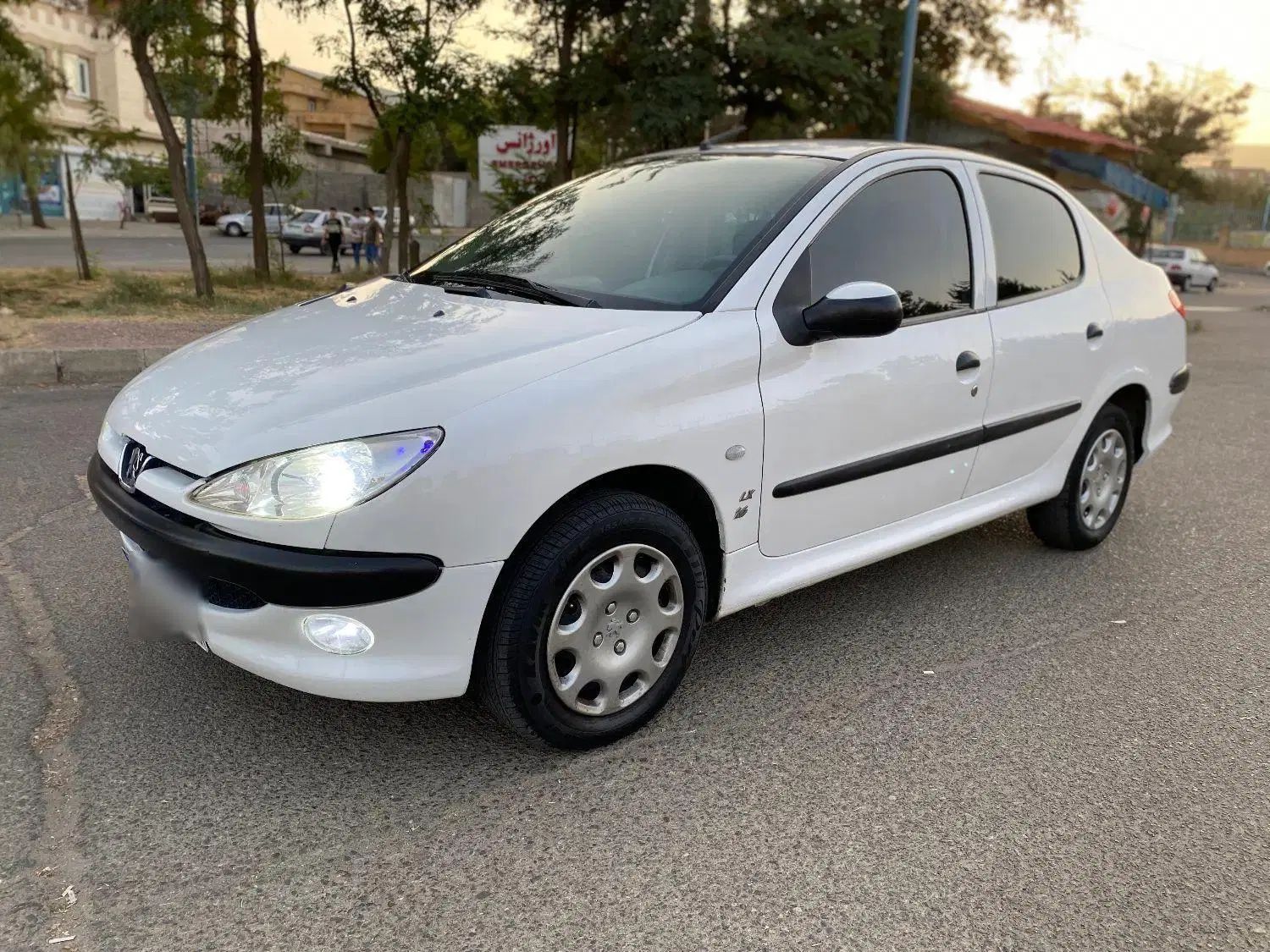 پژو ۲۰۶ صندوق دار v8 - 1394