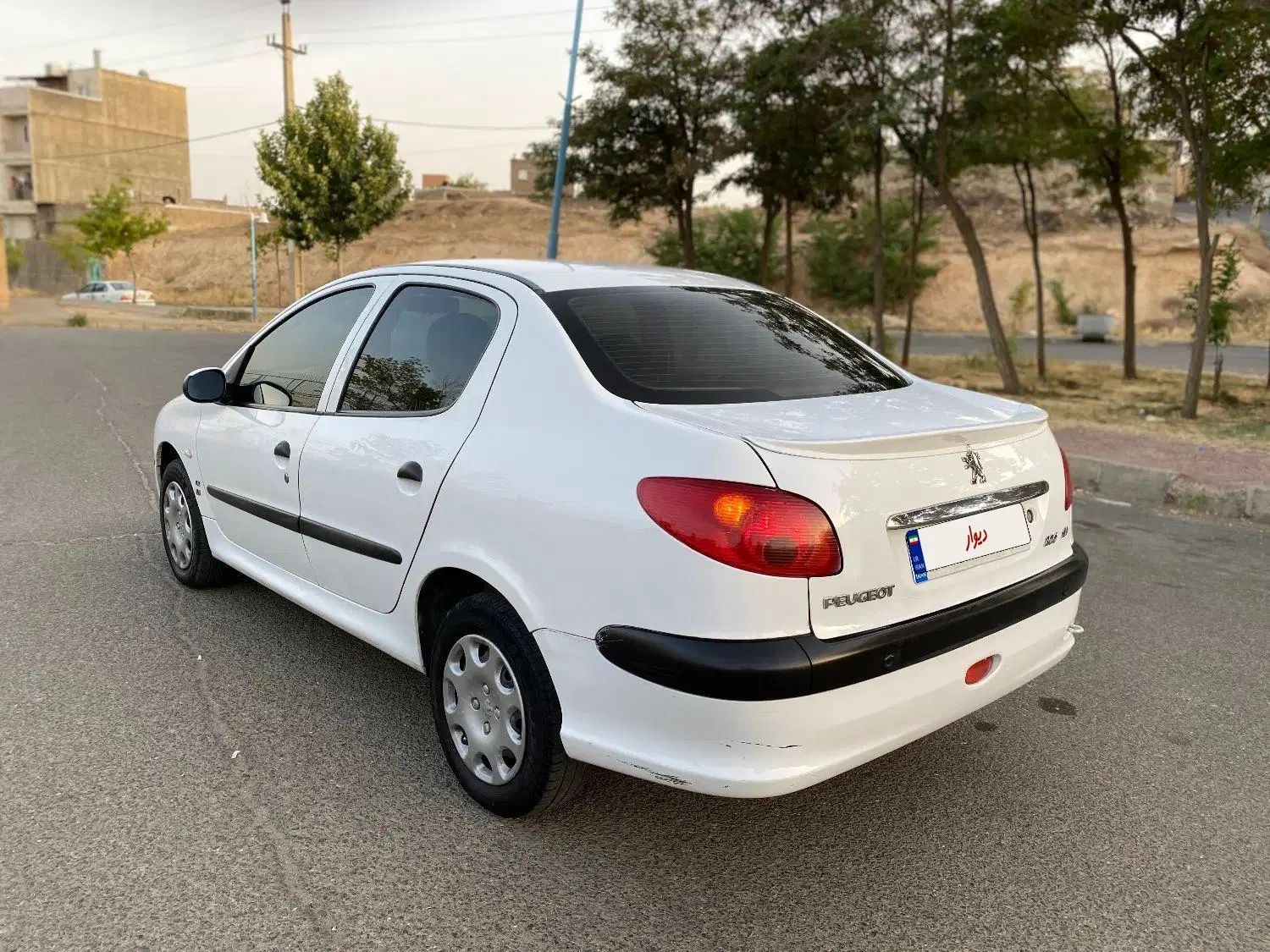 پژو ۲۰۶ صندوق دار v8 - 1394