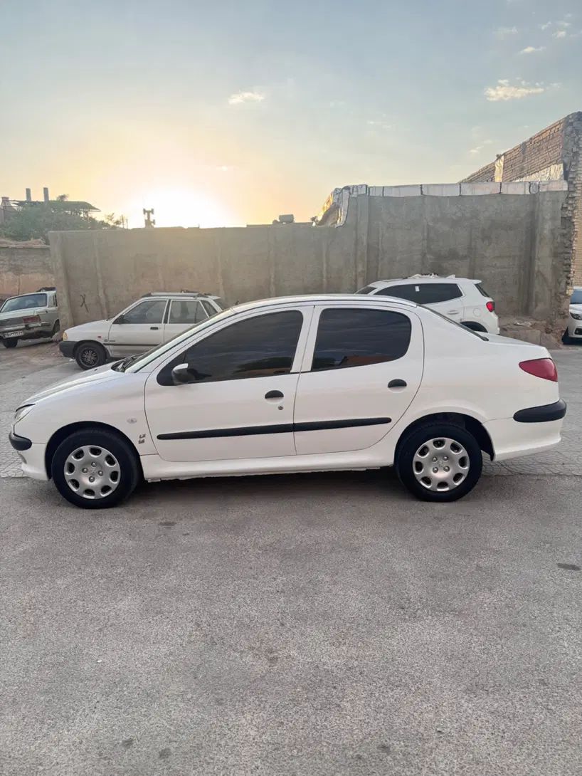 پژو ۲۰۶ صندوق دار v8 - 1394