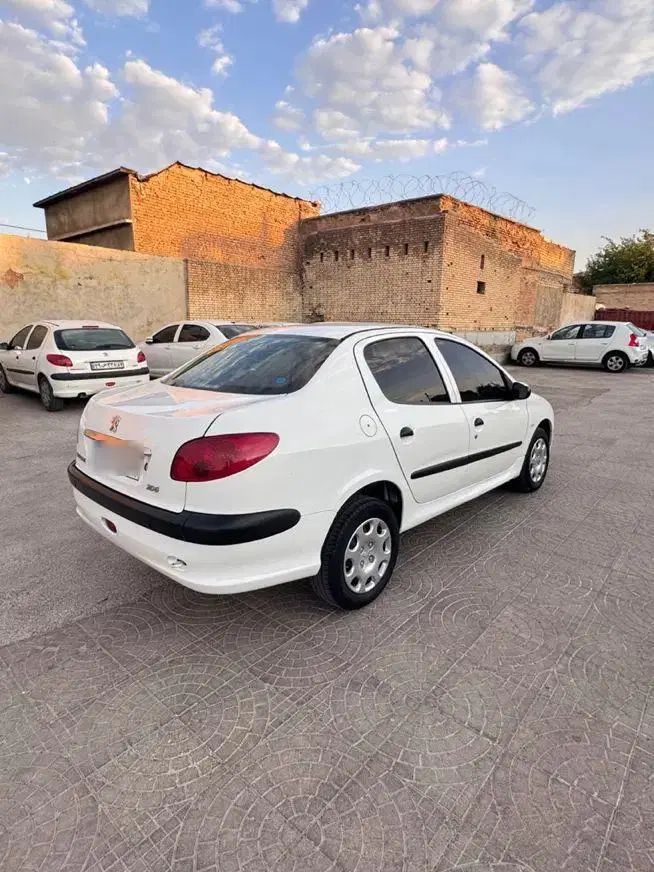پژو ۲۰۶ صندوق دار v8 - 1394
