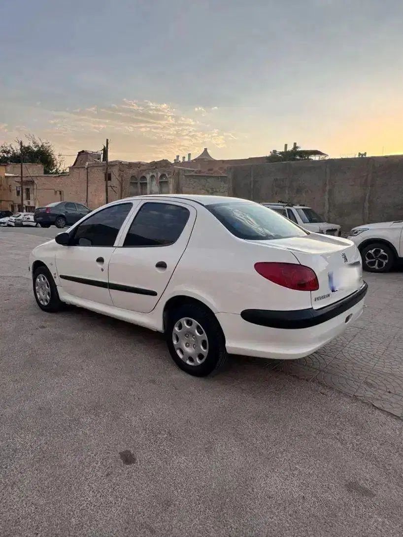 پژو ۲۰۶ صندوق دار v8 - 1394