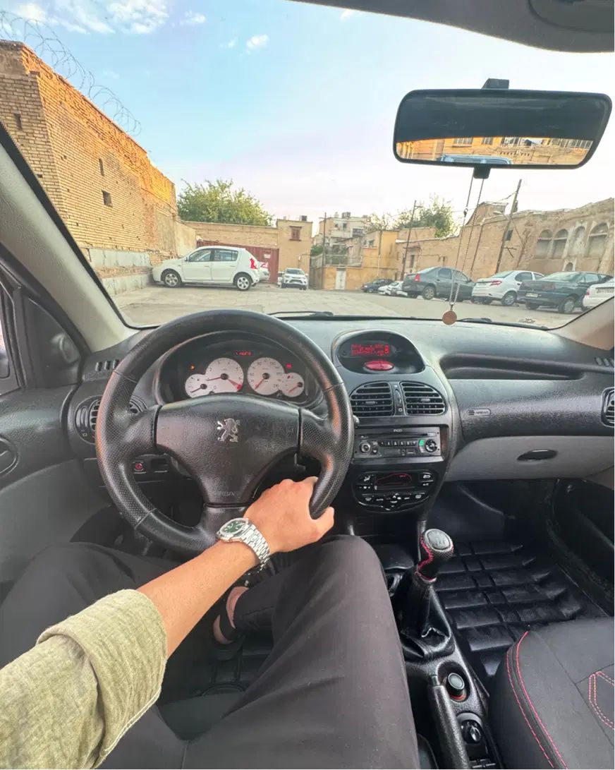 پژو ۲۰۶ صندوق دار v8 - 1394