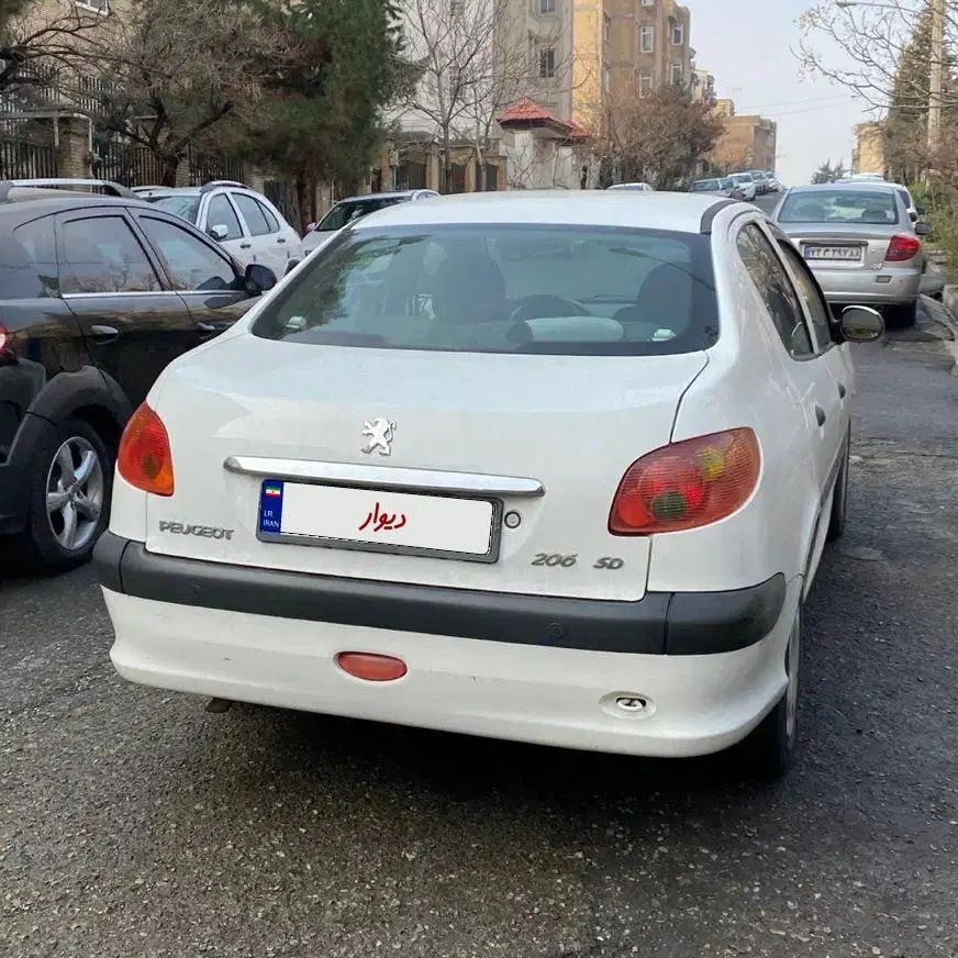 پژو ۲۰۶ صندوق دار v8 - 1392