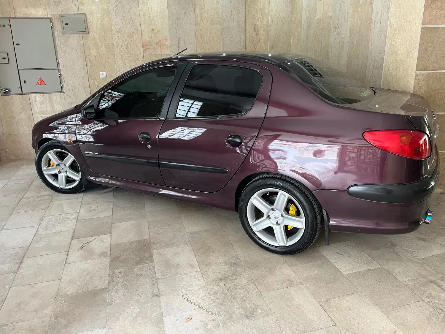 پژو ۲۰۶ صندوق دار v8 - 1390
