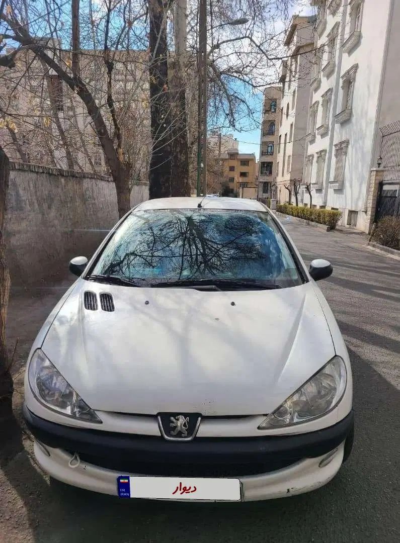 پژو ۲۰۶ صندوق دار v8 - 1393