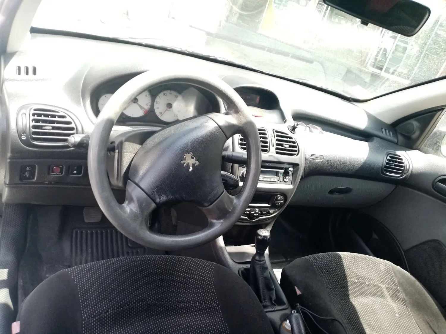 پژو ۲۰۶ صندوق دار v8 - 1396