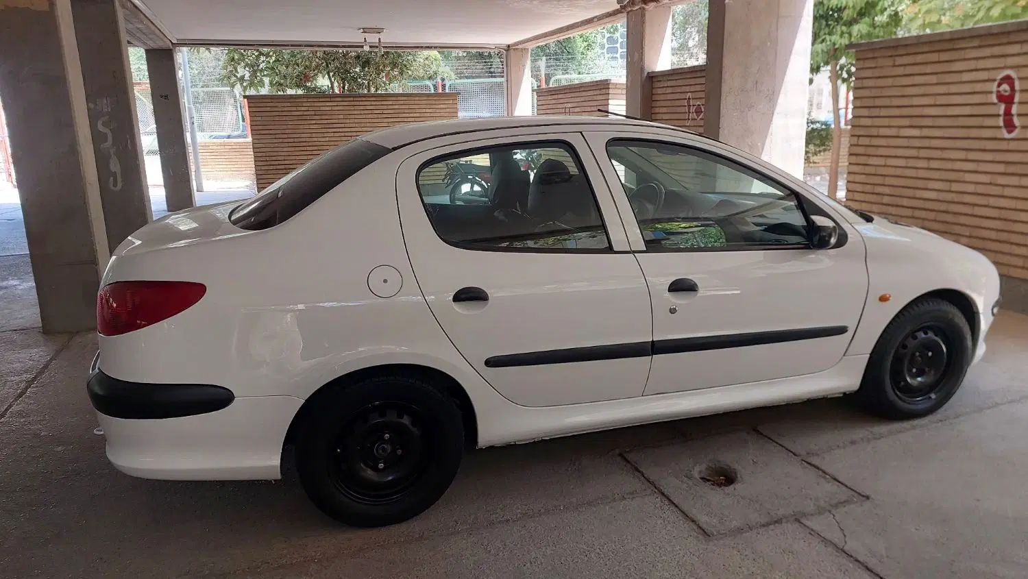 پژو ۲۰۶ صندوق دار v8 - 1390