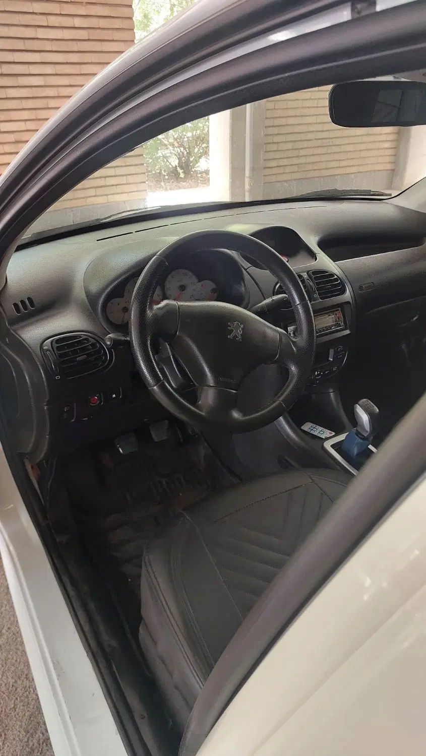 پژو ۲۰۶ صندوق دار v8 - 1390