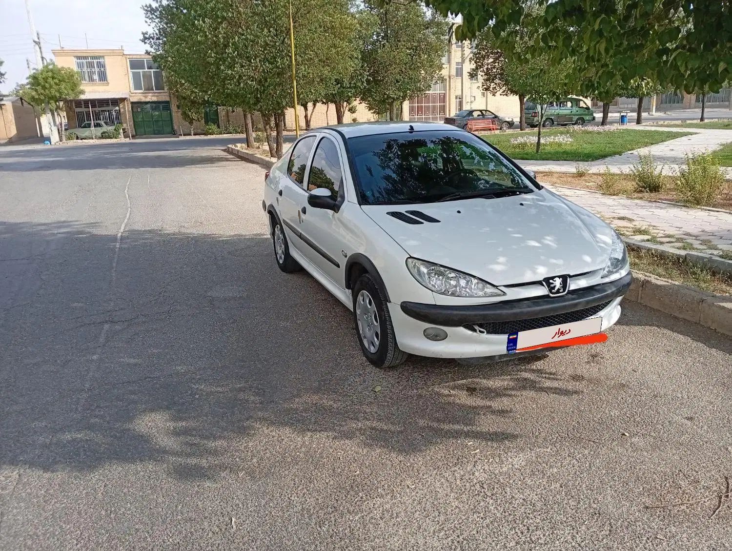 پژو ۲۰۶ صندوق دار v8 - 1394