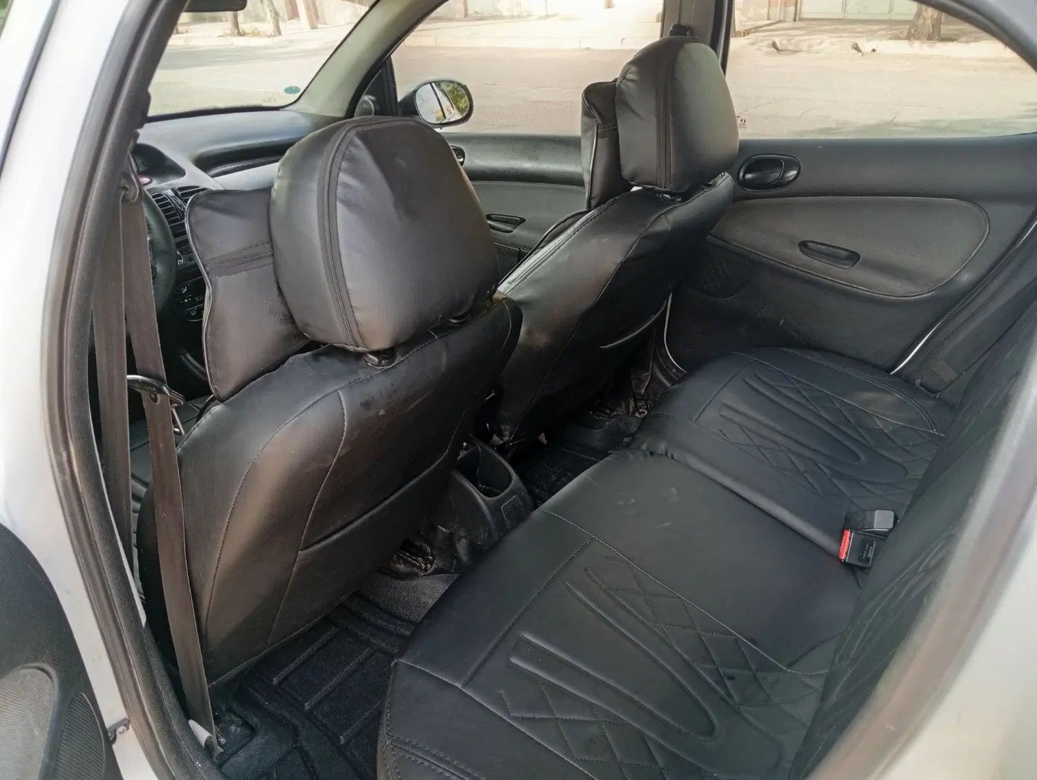 پژو ۲۰۶ صندوق دار v8 - 1394