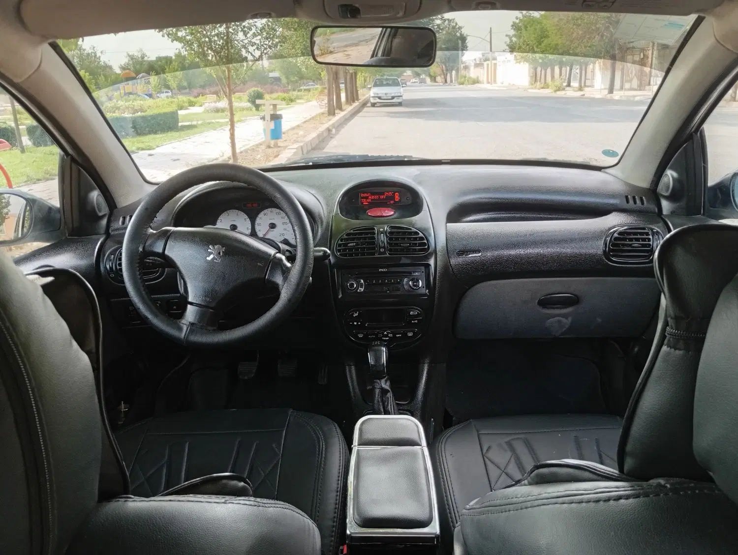 پژو ۲۰۶ صندوق دار v8 - 1394