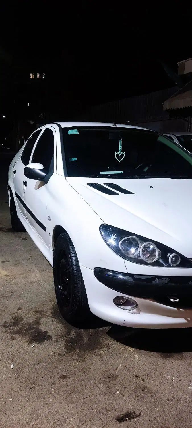 پژو ۲۰۶ صندوق دار v8 - 1392