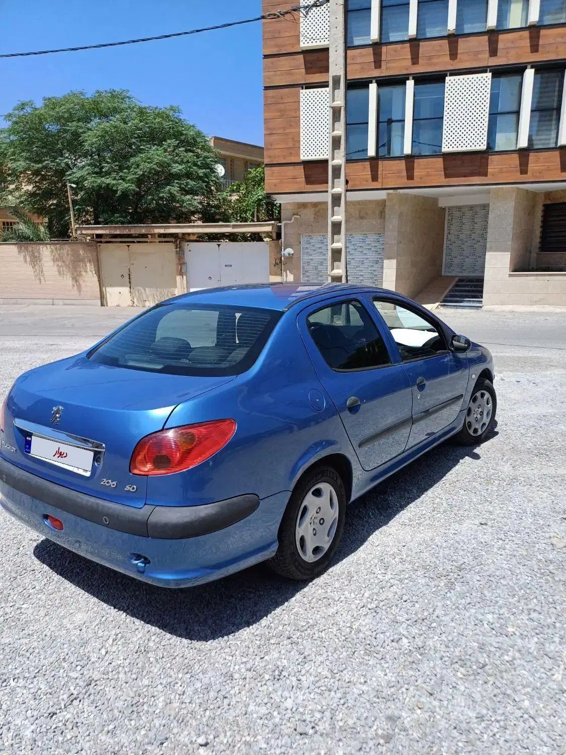 پژو ۲۰۶ صندوق دار v8 - 1395