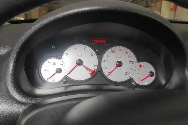 پژو ۲۰۶ صندوق دار v8 - 1395