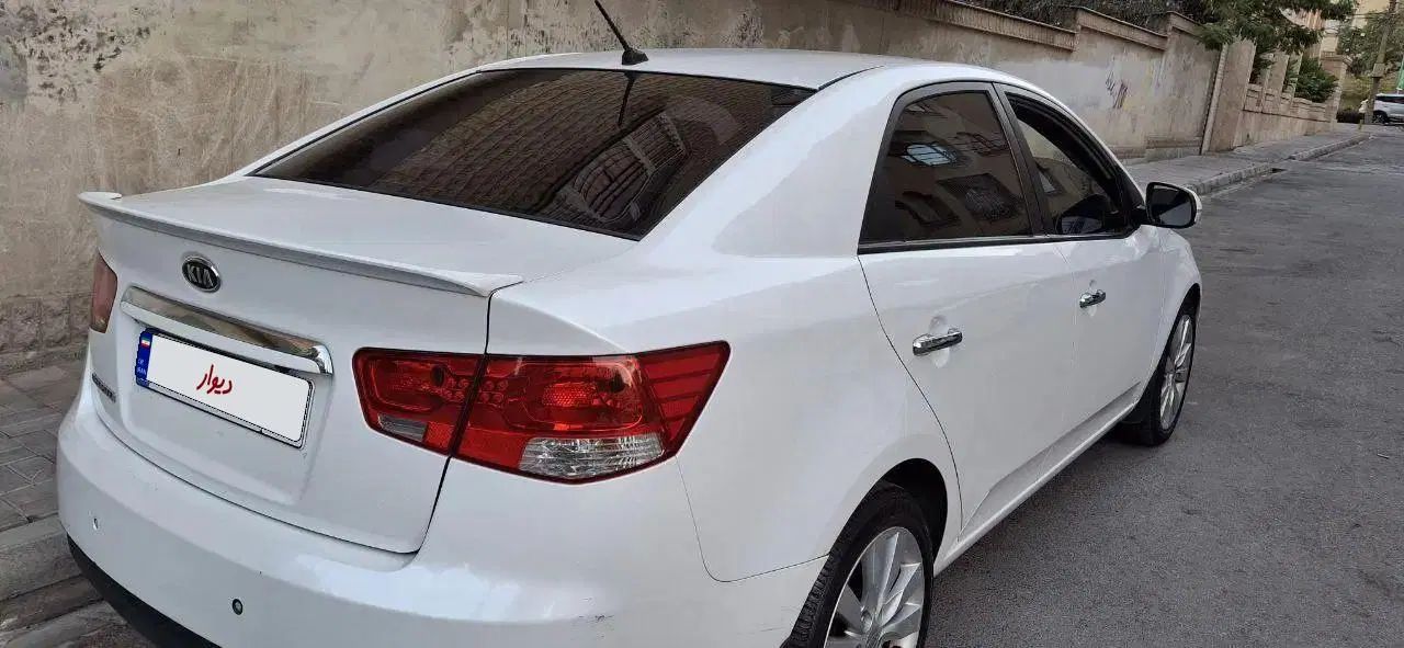 کیا سراتو 2.0 لیتر اتوماتیک GT لاین - 2011