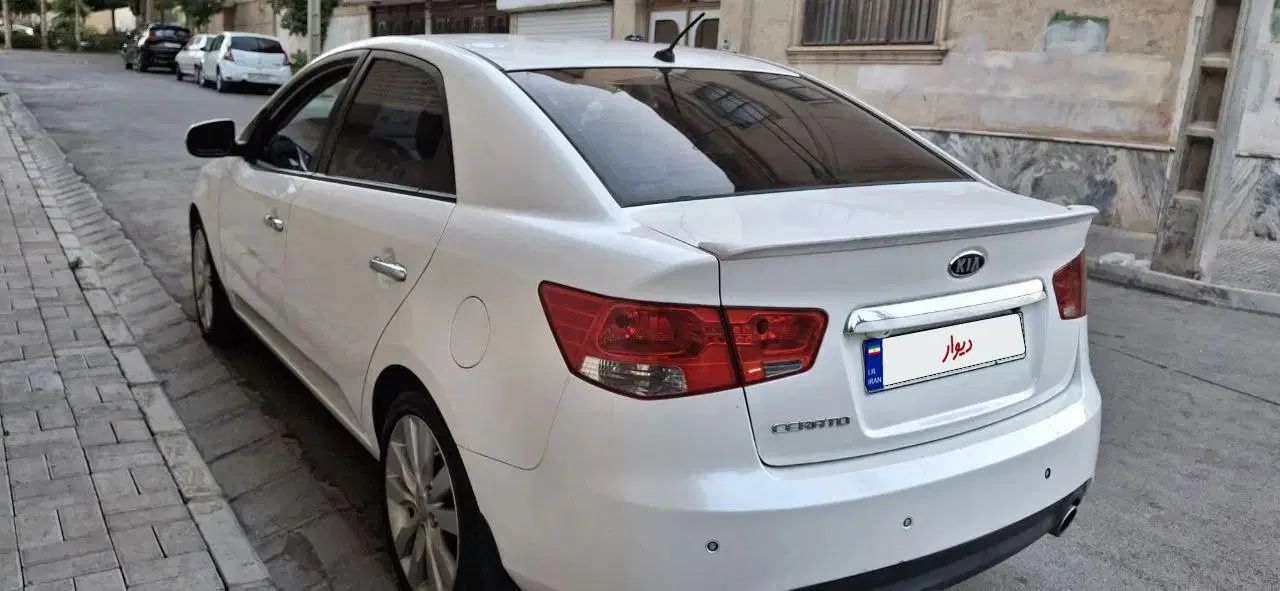 کیا سراتو 2.0 لیتر اتوماتیک GT لاین - 2011
