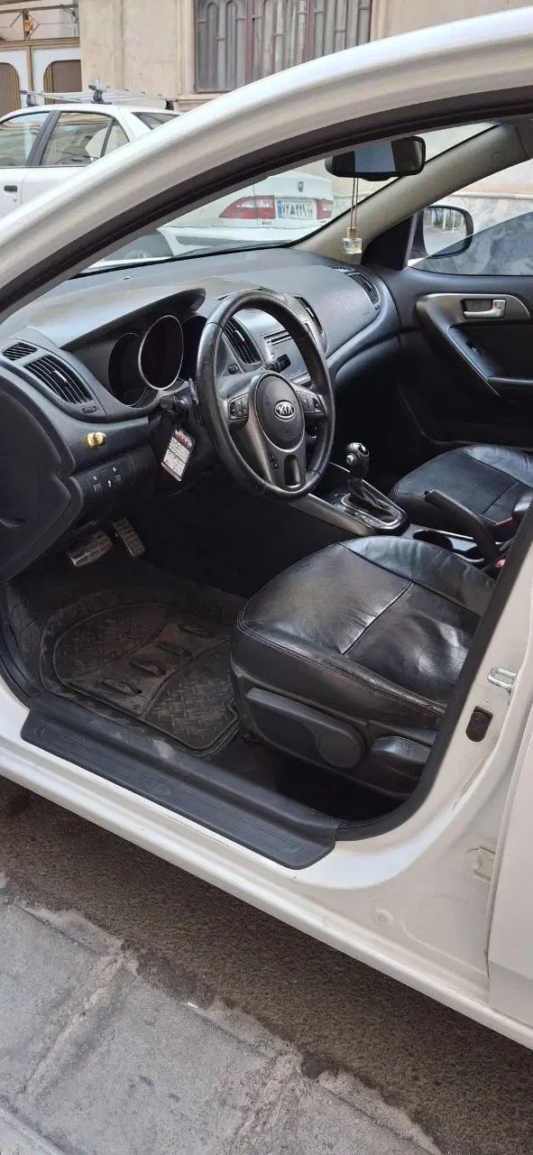کیا سراتو 2.0 لیتر اتوماتیک GT لاین - 2011
