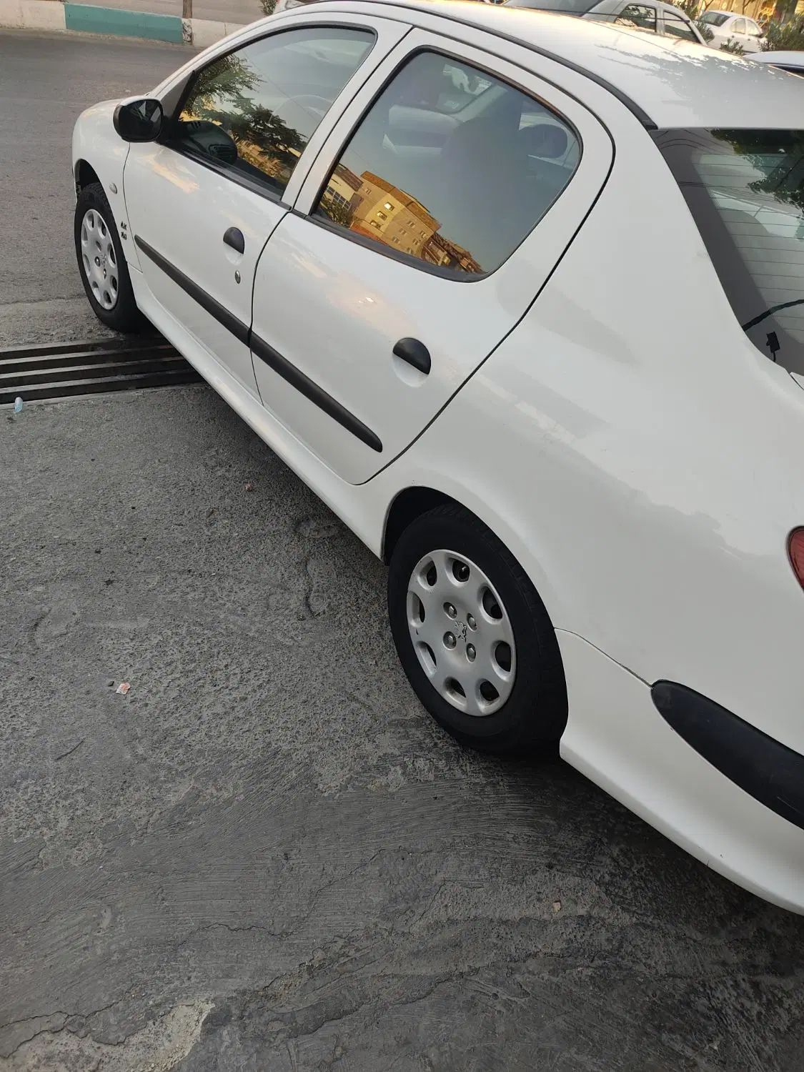 پژو ۲۰۶ صندوق دار v8 - 1395