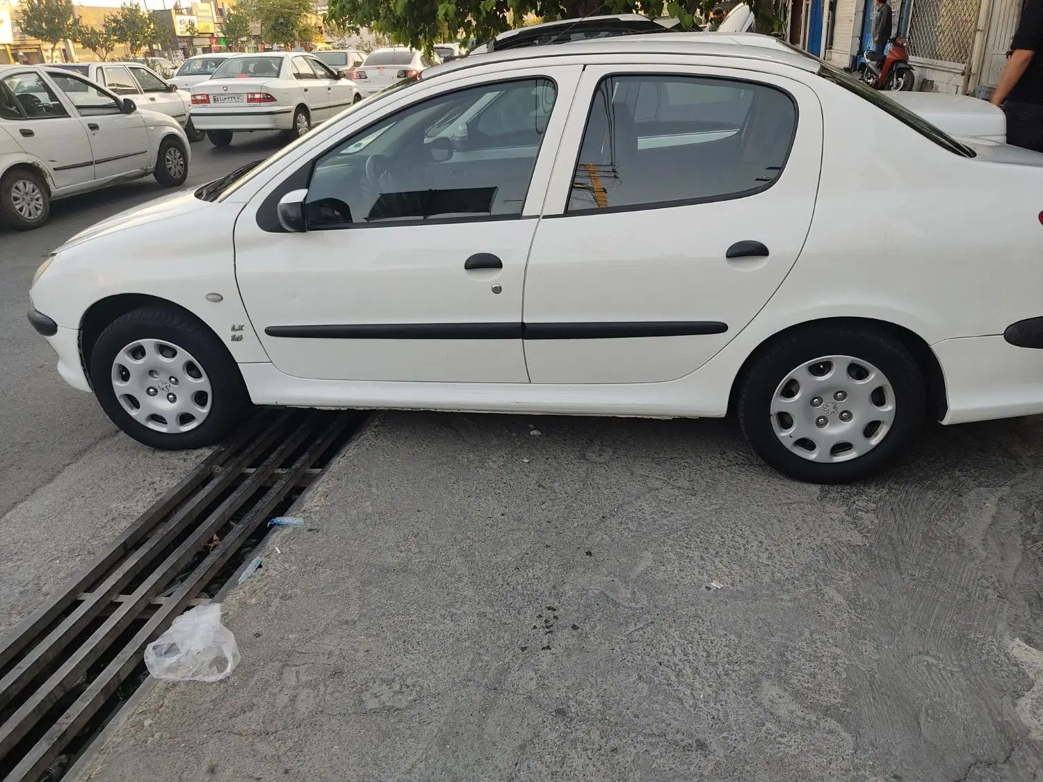 پژو ۲۰۶ صندوق دار v8 - 1395