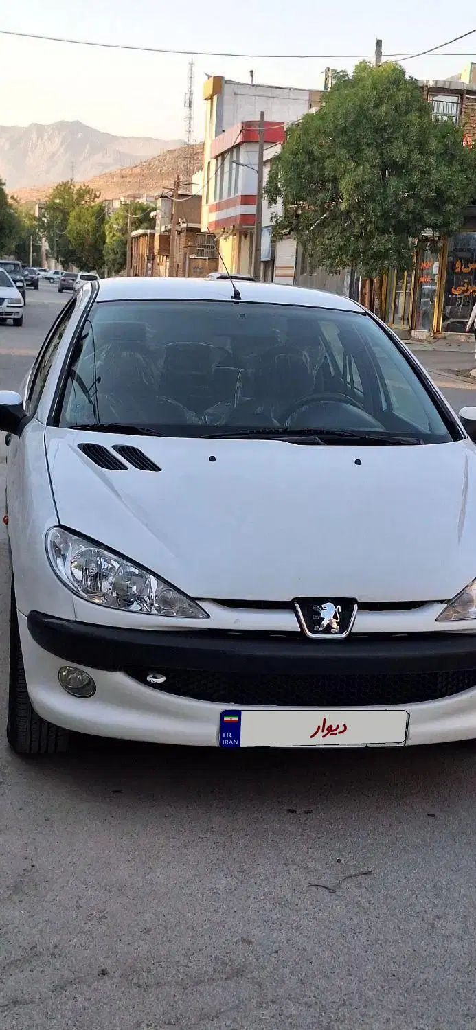 پژو ۲۰۶ صندوق دار v8 - 1393