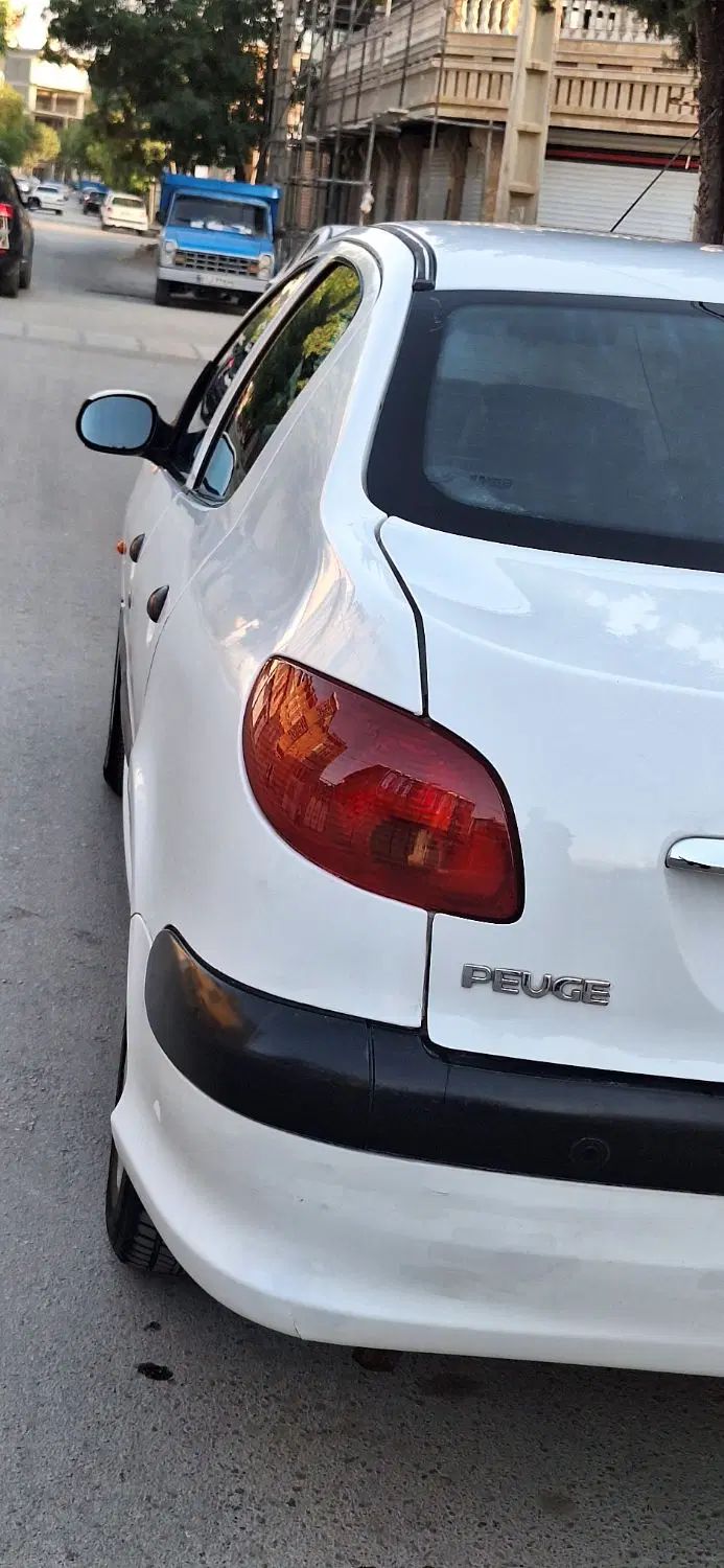 پژو ۲۰۶ صندوق دار v8 - 1393