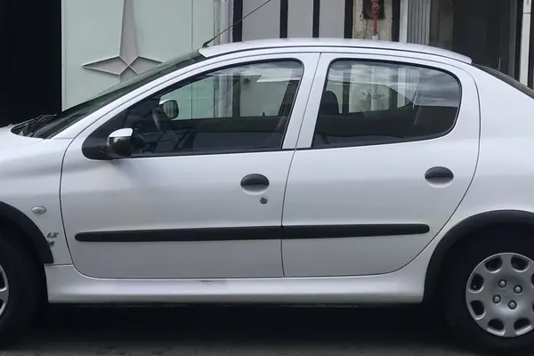 پژو ۲۰۶ صندوق دار v8 - 1398