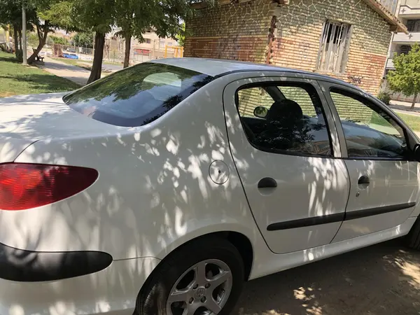 پژو ۲۰۶ صندوق دار v8 - 1397