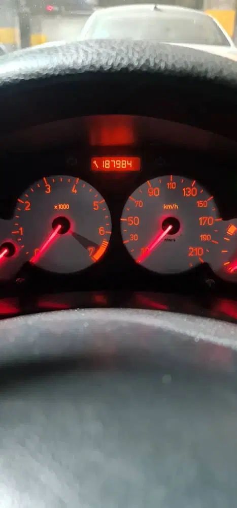 پژو ۲۰۶ صندوق دار v8 - 1394