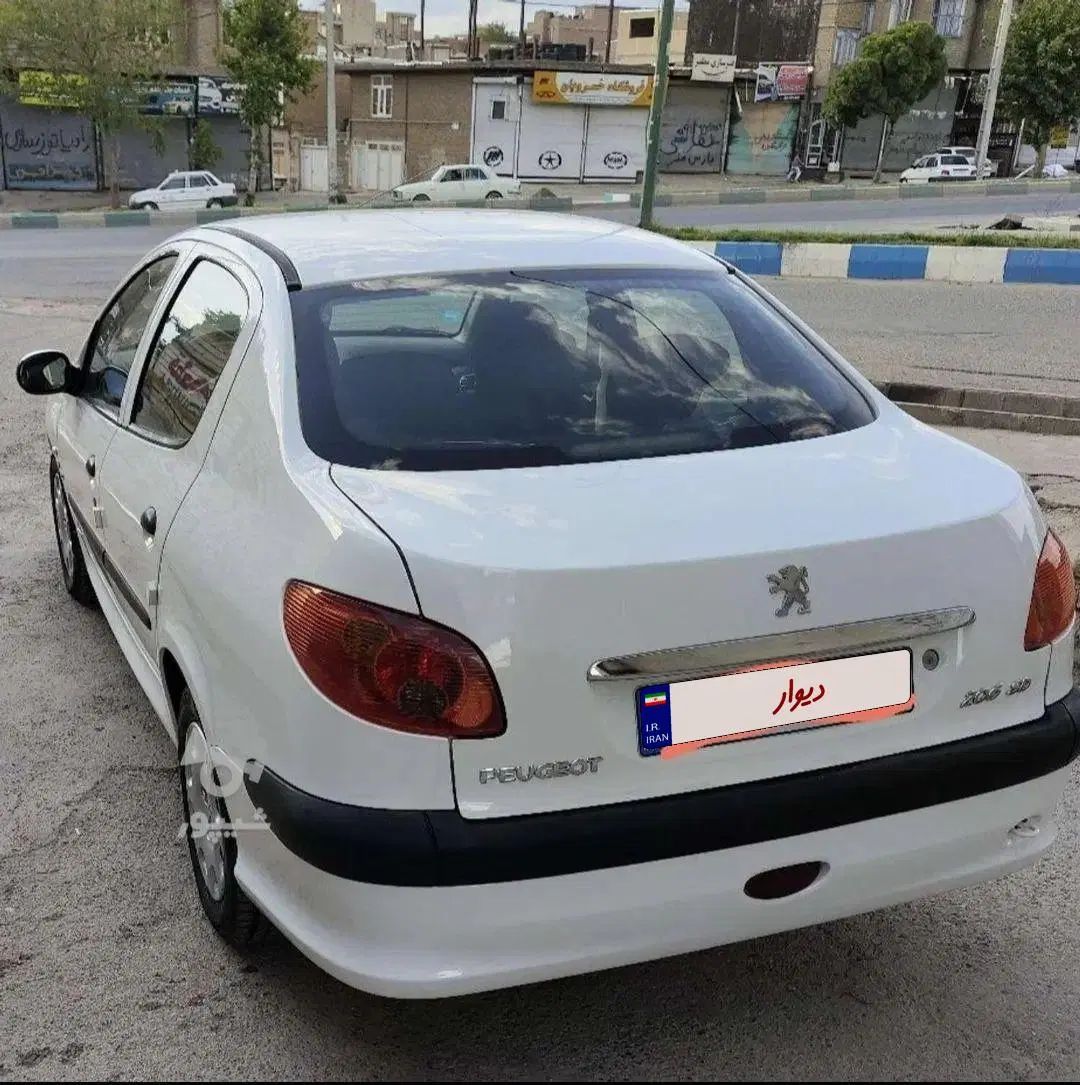 پژو ۲۰۶ صندوق دار v8 - 1393