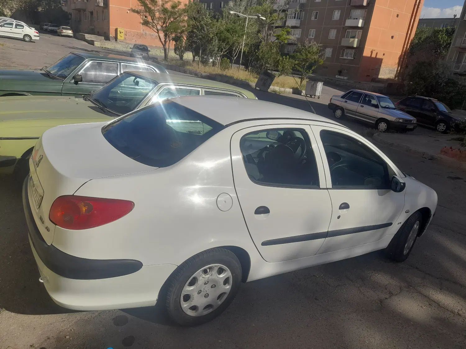 پژو ۲۰۶ صندوق دار v8 - 1394
