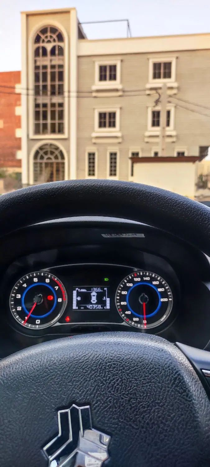 کوییک R دنده‌ای - 1403