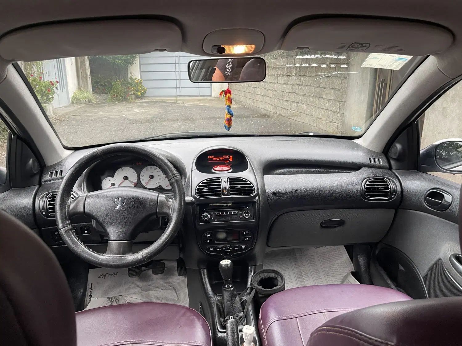 پژو ۲۰۶ صندوق دار v8 - 1397
