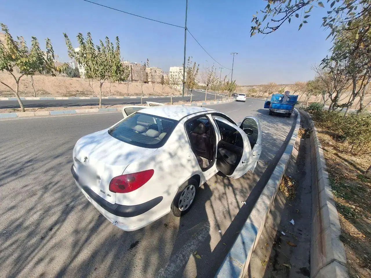 پژو ۲۰۶ صندوق دار v8 - 1396