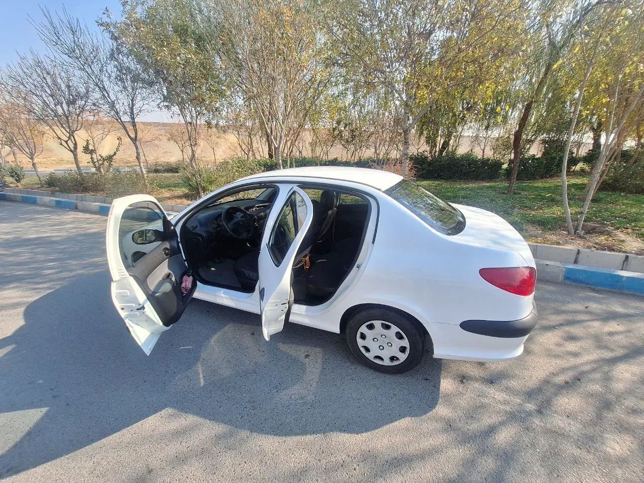 پژو ۲۰۶ صندوق دار v8 - 1396