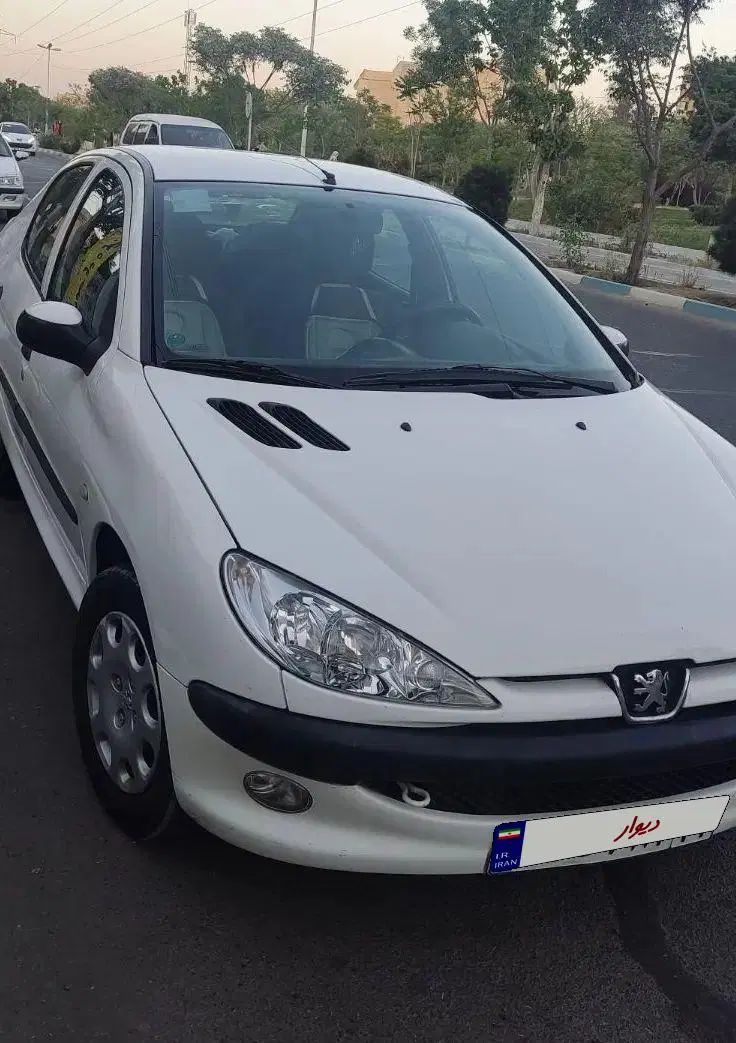 پژو ۲۰۶ صندوق دار v8 - 1396