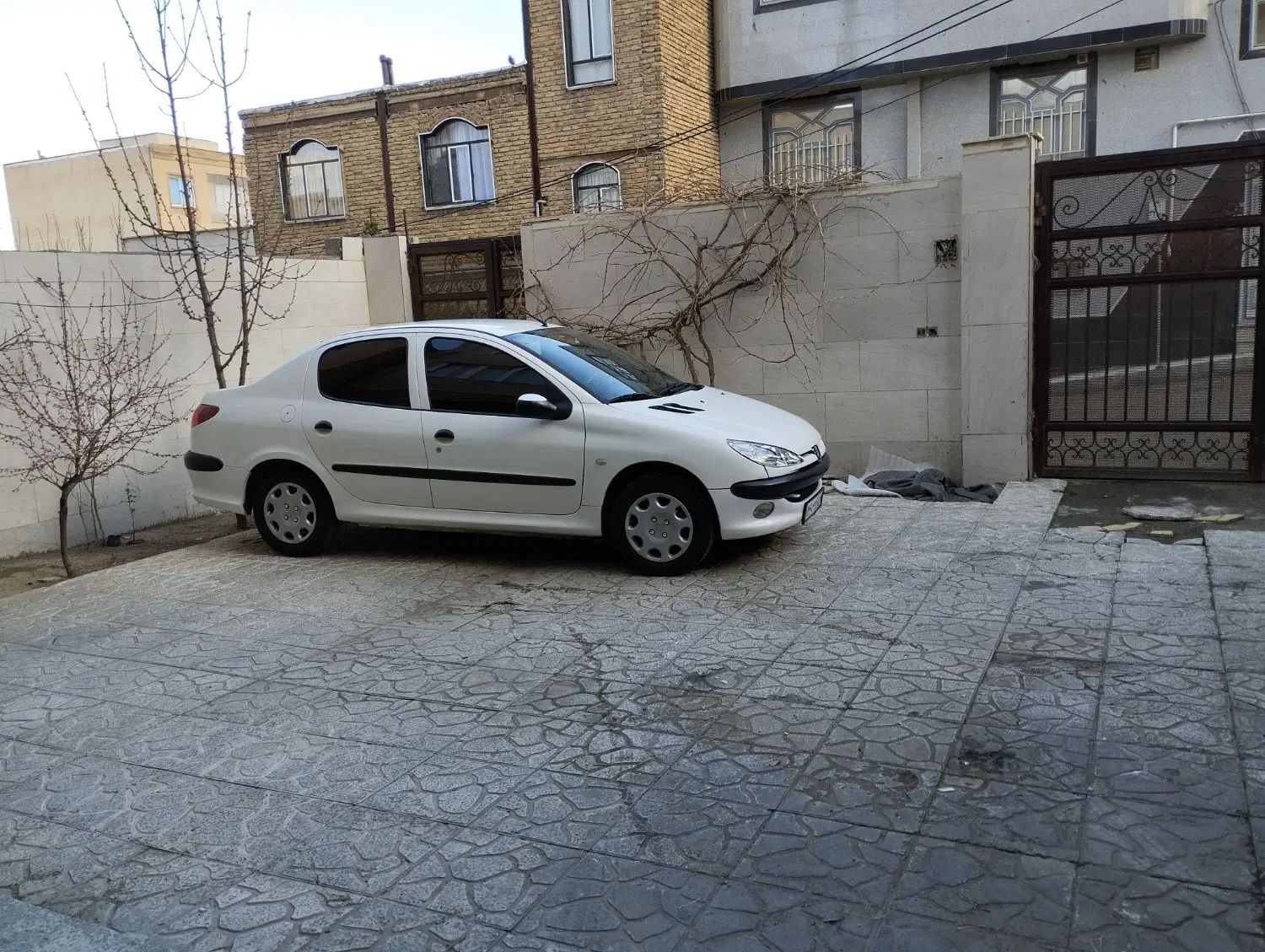 پژو ۲۰۶ صندوق دار v8 - 1393